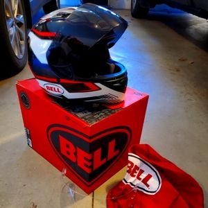 Bell motorcycle helmet. Large.